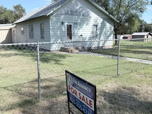 912 Walnut St, Deerfield, KS 67838