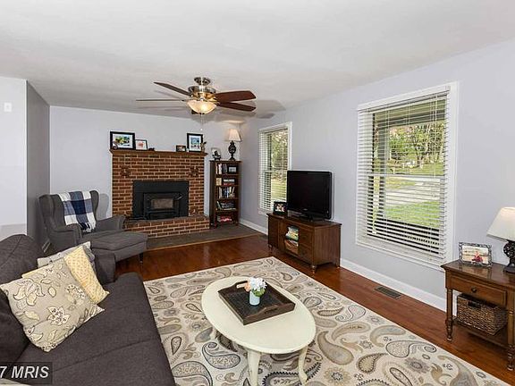 5th image of 2502 Lewis Ln