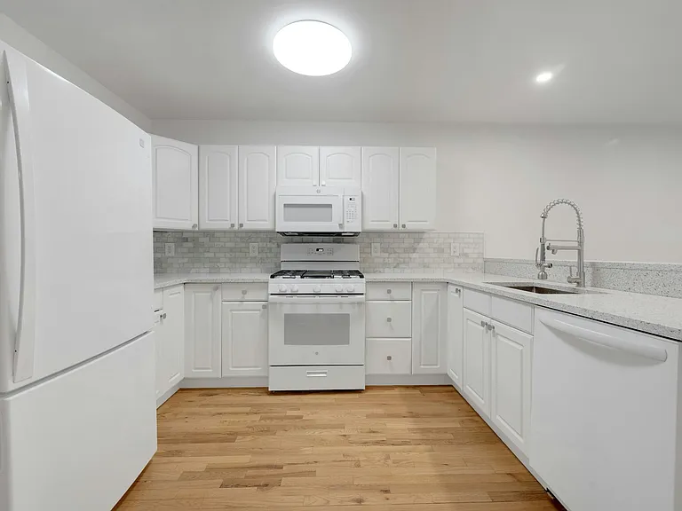 65 Halstead Ave #C — Photo 8