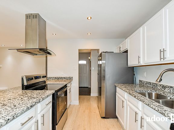 2nd image of 224 Rockcrest Dr