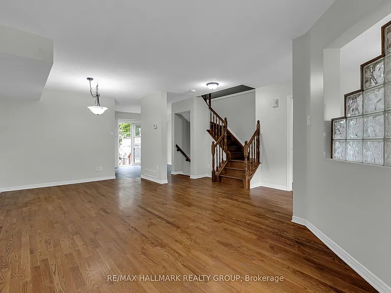 146 College Cir — Photo 8