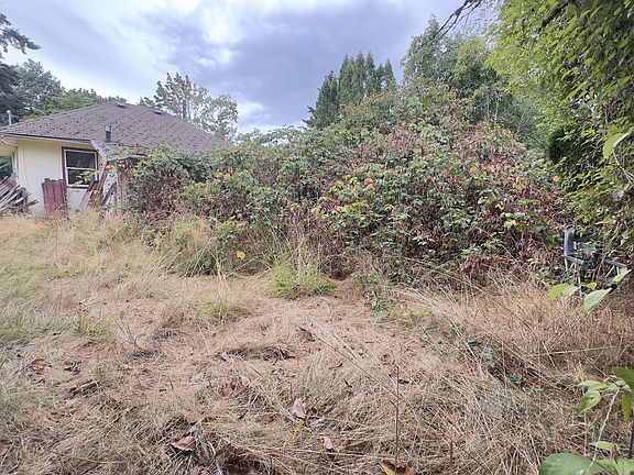 4th image of 6626 SE 67th Ave