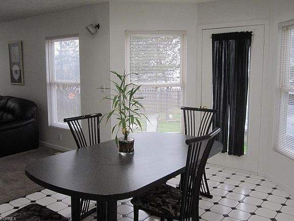 5th image of 28829 Coulby Ct