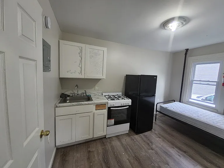 9 Spring St #2 — Photo 3