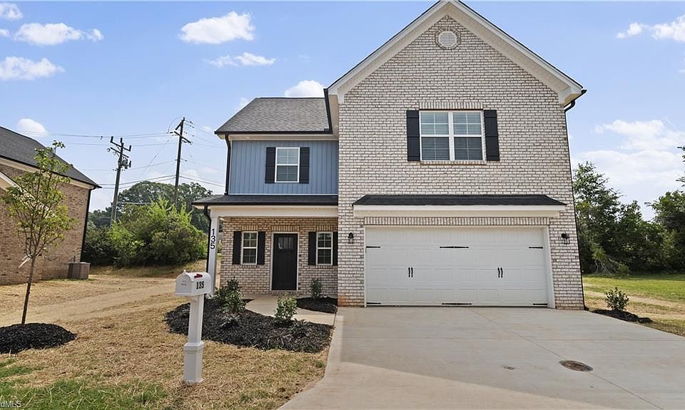 1st image of 135 Glasmere Ct