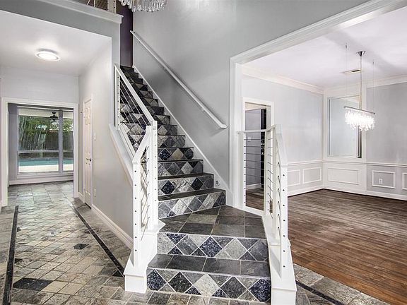 5th image of 2118 Country Club Dr