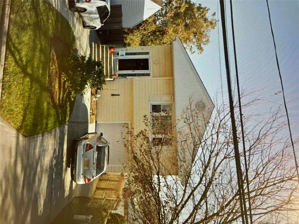 (undisclosed Address), Lindenhurst, NY 11757