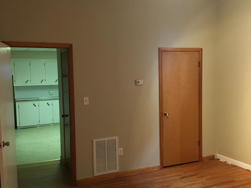 1st image of 302 Grant St Unit 2