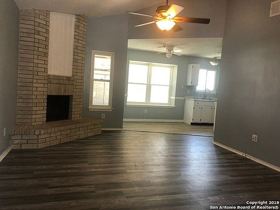 4th image of 801 Garden Meadow Dr