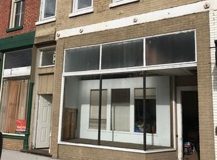 108 E Washington St, Momence, IL 60954