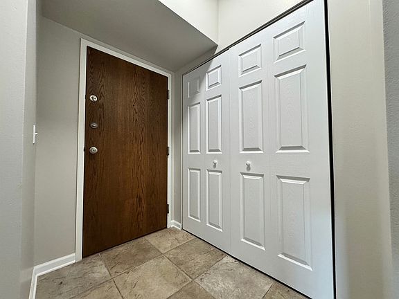 3rd image of 1539 Raymond Dr APT 204