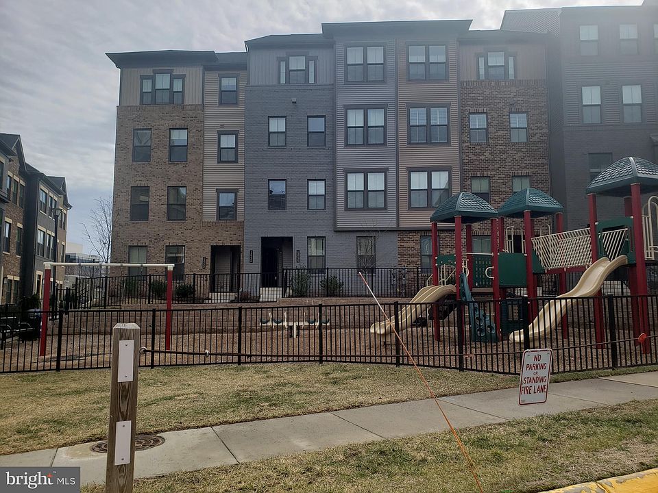 1st image of 13236 Lake Woodland Way Unit 5H