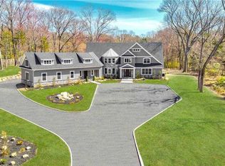 45 Winkle Point Dr, Northport, NY 11768