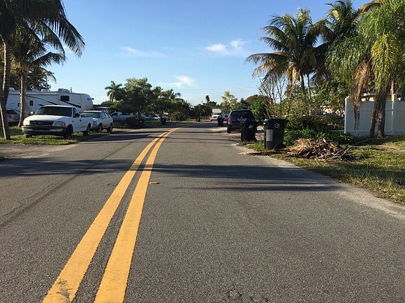 4th image of 1951 SW 36th Ave