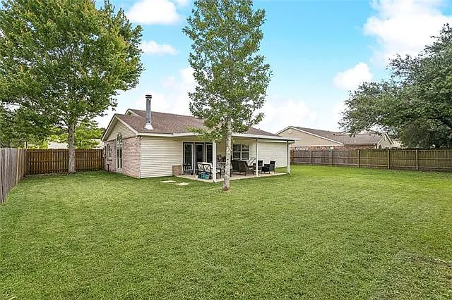 3001 Meadow Lake Dr E — Photo 13