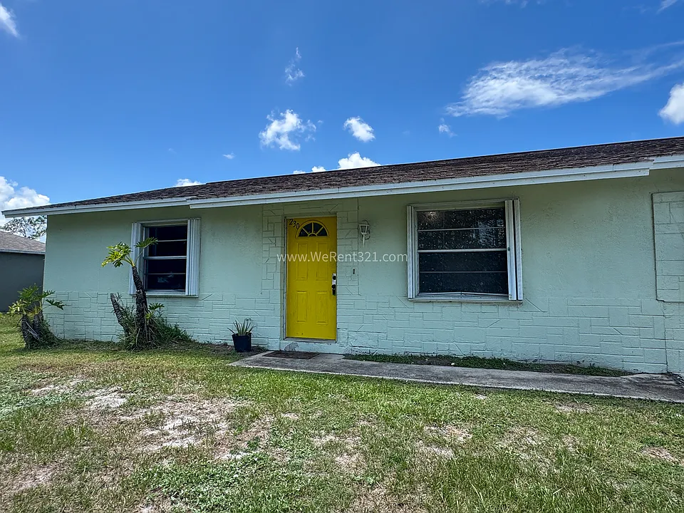 230 Clearbrook Ter NE