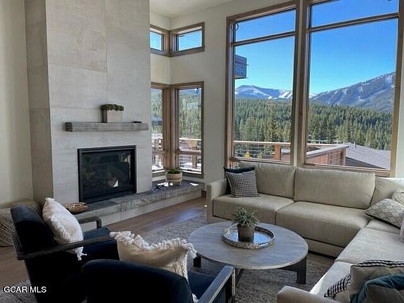 5th image of 400 Reserve Way