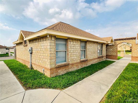 4th image of 1922 Upland Dr APT 3