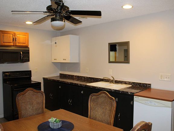 3rd image of 16831 Lakepoint Dr