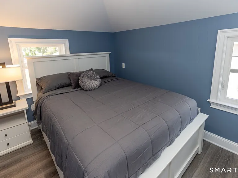 57 Swan Ave — Photo 21