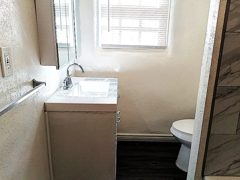 213 N 2nd Ave — Photo 7