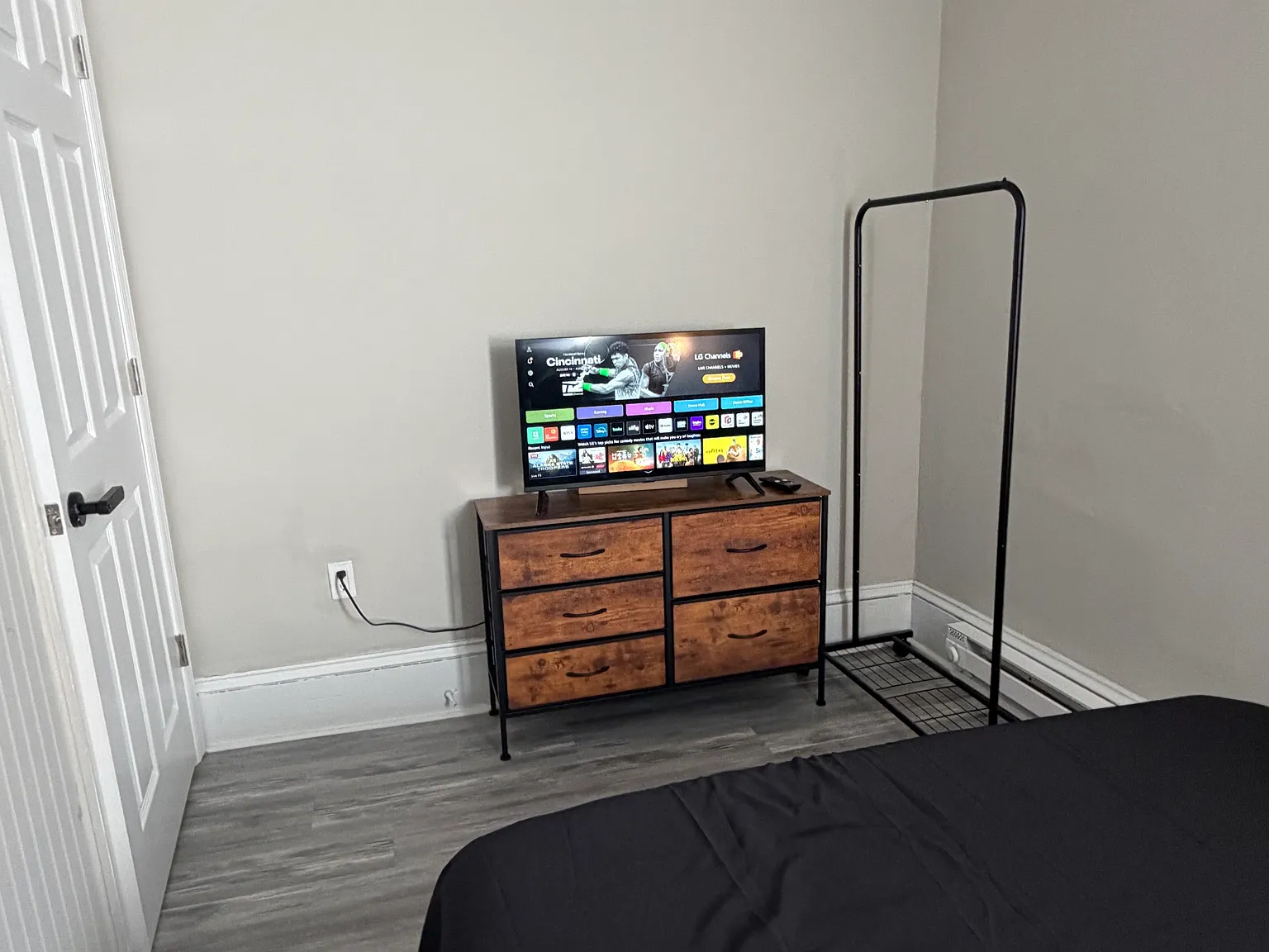 4 bed, 2000 sqft, $450 — Photo 1