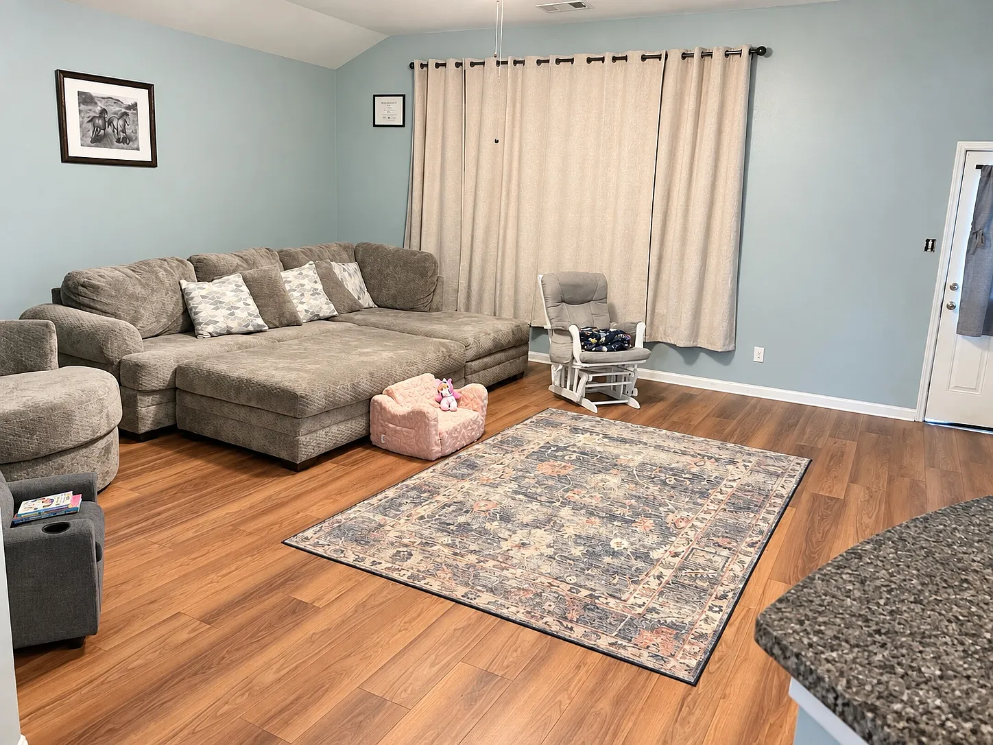 3 bed, 1670 sqft, $2,500 — Photo 3