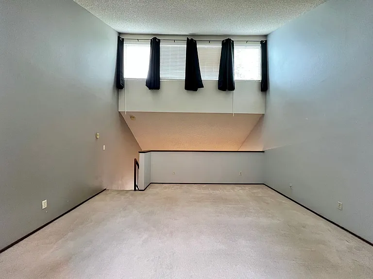 4656 SW Comus Pl — Photo 11