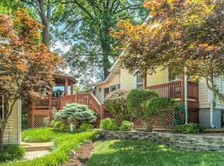 501 Rue Saint Jacques St, Florissant, MO 63031