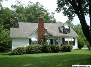 324 Riverside Dr, East Gadsden, AL 35903