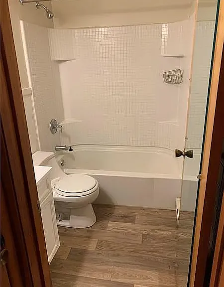 107 Country Club Ln #4 — Photo 2