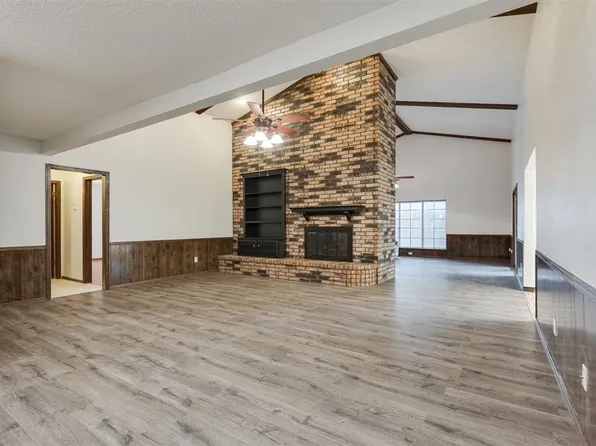 9718 Hummingbird Ln, Oklahoma City, OK 73162