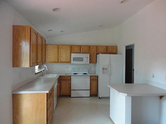 4th image of 8320 187th Street Ct E