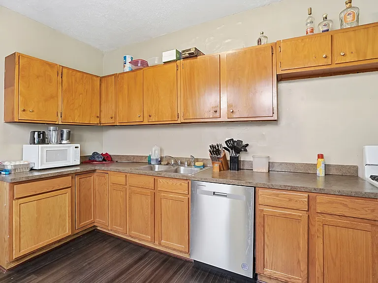 2661 Bellevue Ave — Photo 12