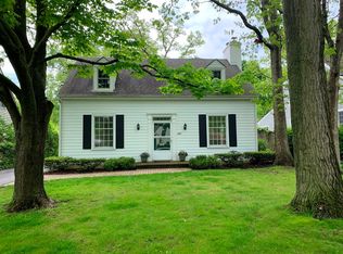 667 Greenview Pl, Lake Forest, IL 60045