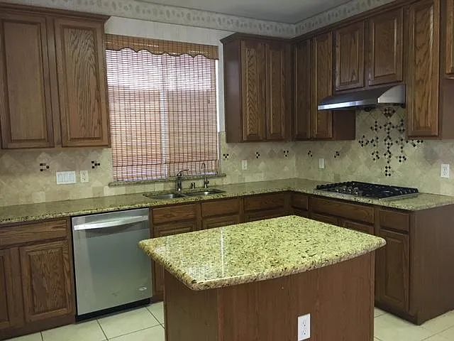 411 Mainsail Dr — Photo 7