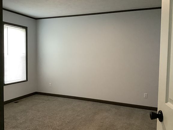 4th image of 503 N Amber Dr SE #1