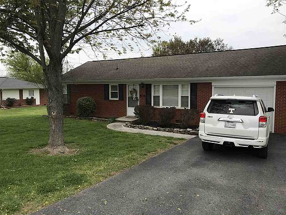 2nd image of 504 Lee Dr