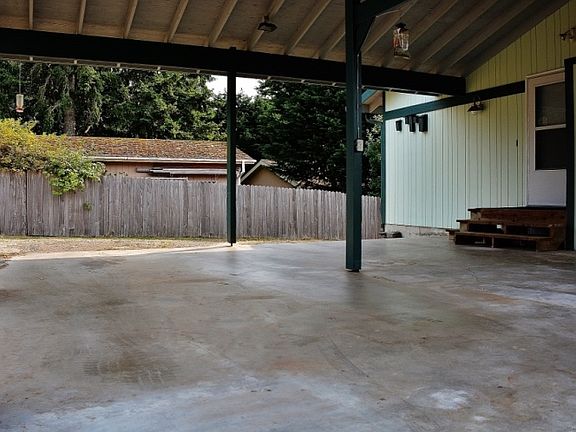 4th image of 37392 Hood Canal Dr NE