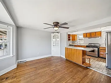 5742 Verona Rd — Photo 2