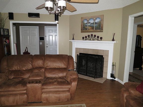 5th image of 214 Sandalwood Cir