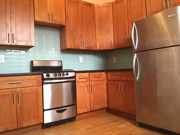 5th image of 921 Broadway APT 3R