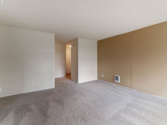 3rd image of 44 Eagle Crest Dr APT 23