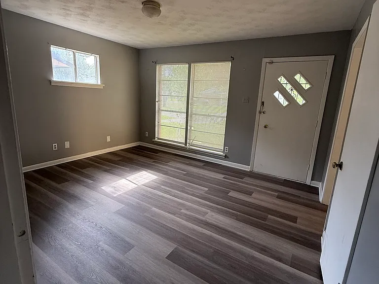 442 Janet Ln — Photo 7