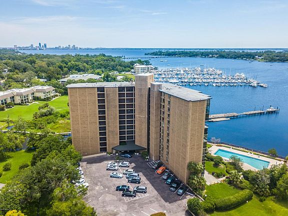 4401 Lakeside Dr #301-2