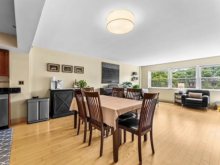 1600 Beacon St #512 — Photo 4
