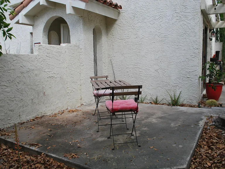 1802 E Frier Dr #1 — Photo 5