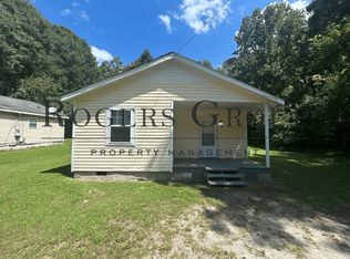 708 Gordon St, Henderson, NC 27536