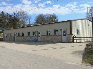 317 E Hickory St, Anamosa, IA 52205