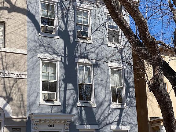 2nd image of 404 E Capitol St NE
